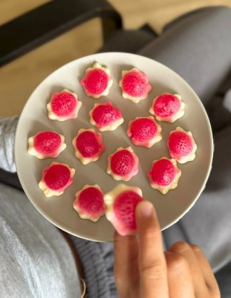 209 - FiNi Plněné Jahody 1000g